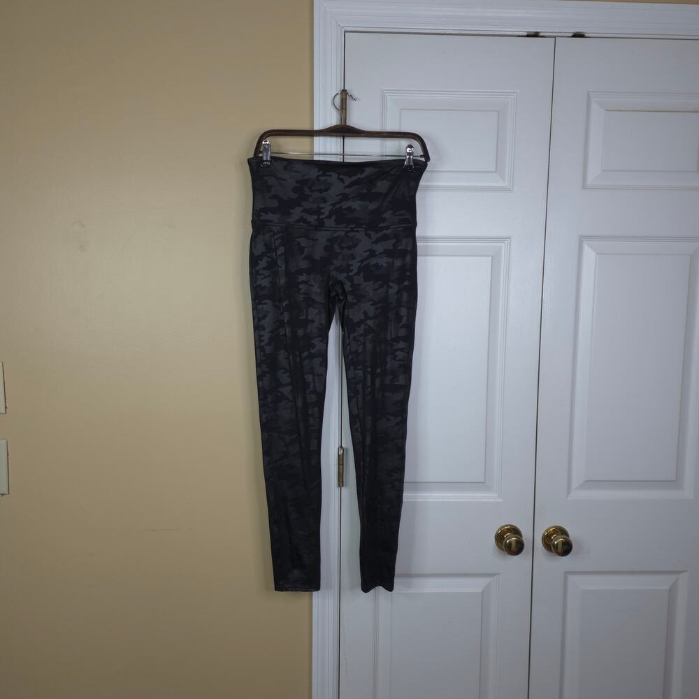Spanx Faux Leather Camo Leggings in Black Size XL